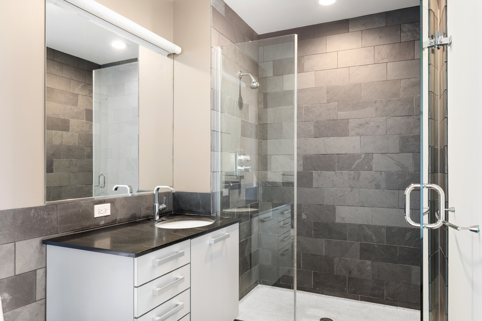 550 N Saint Clair Street Unit: 2301