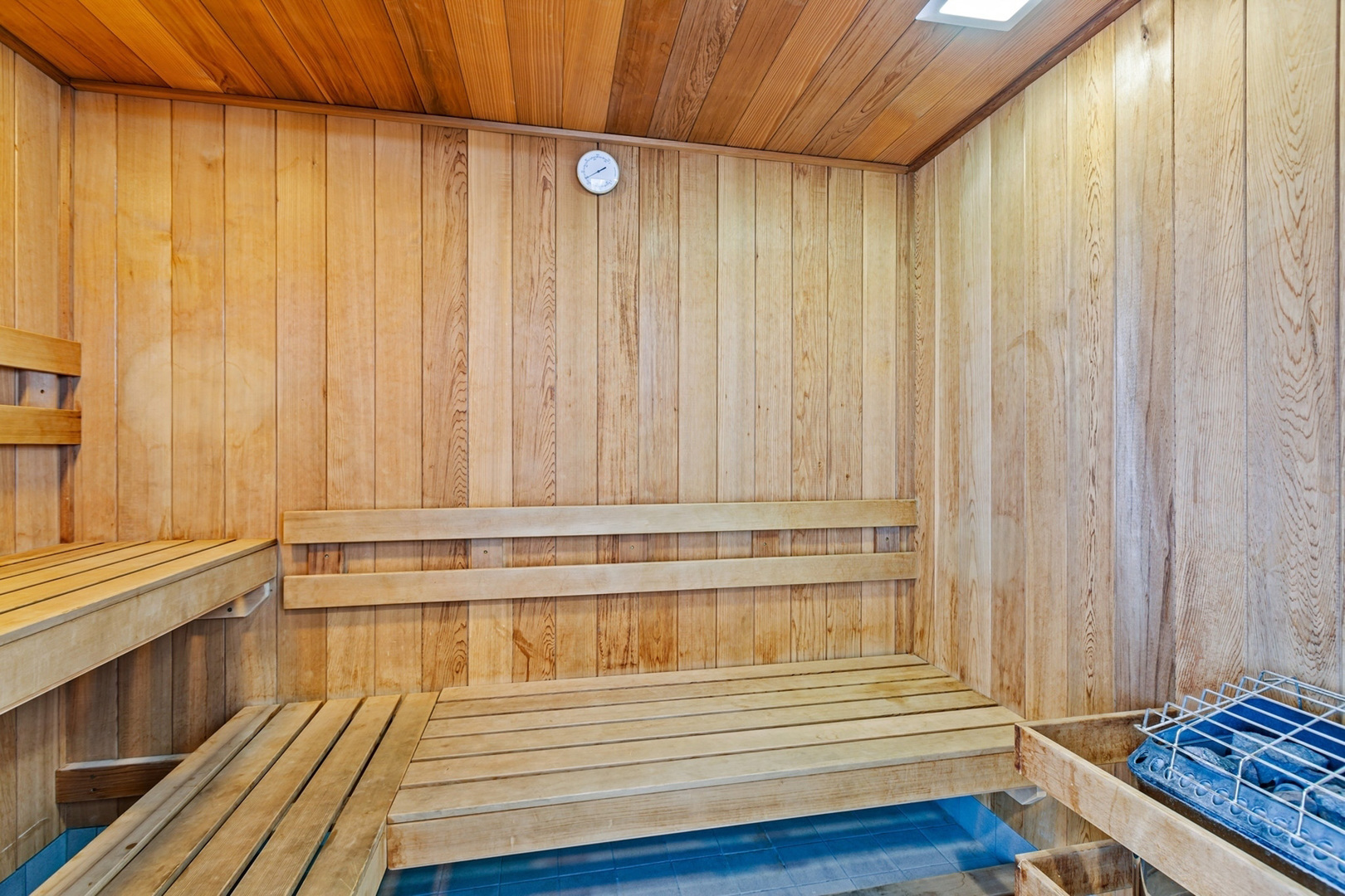 550 N Saint Clair Street Unit: 2301