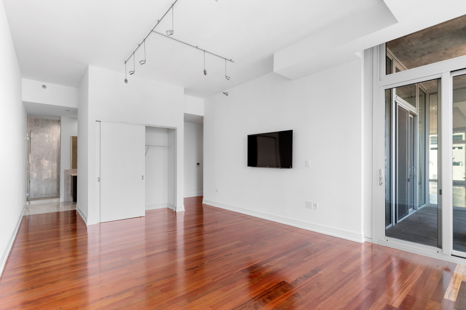 550 N Saint Clair Street Unit: 2301