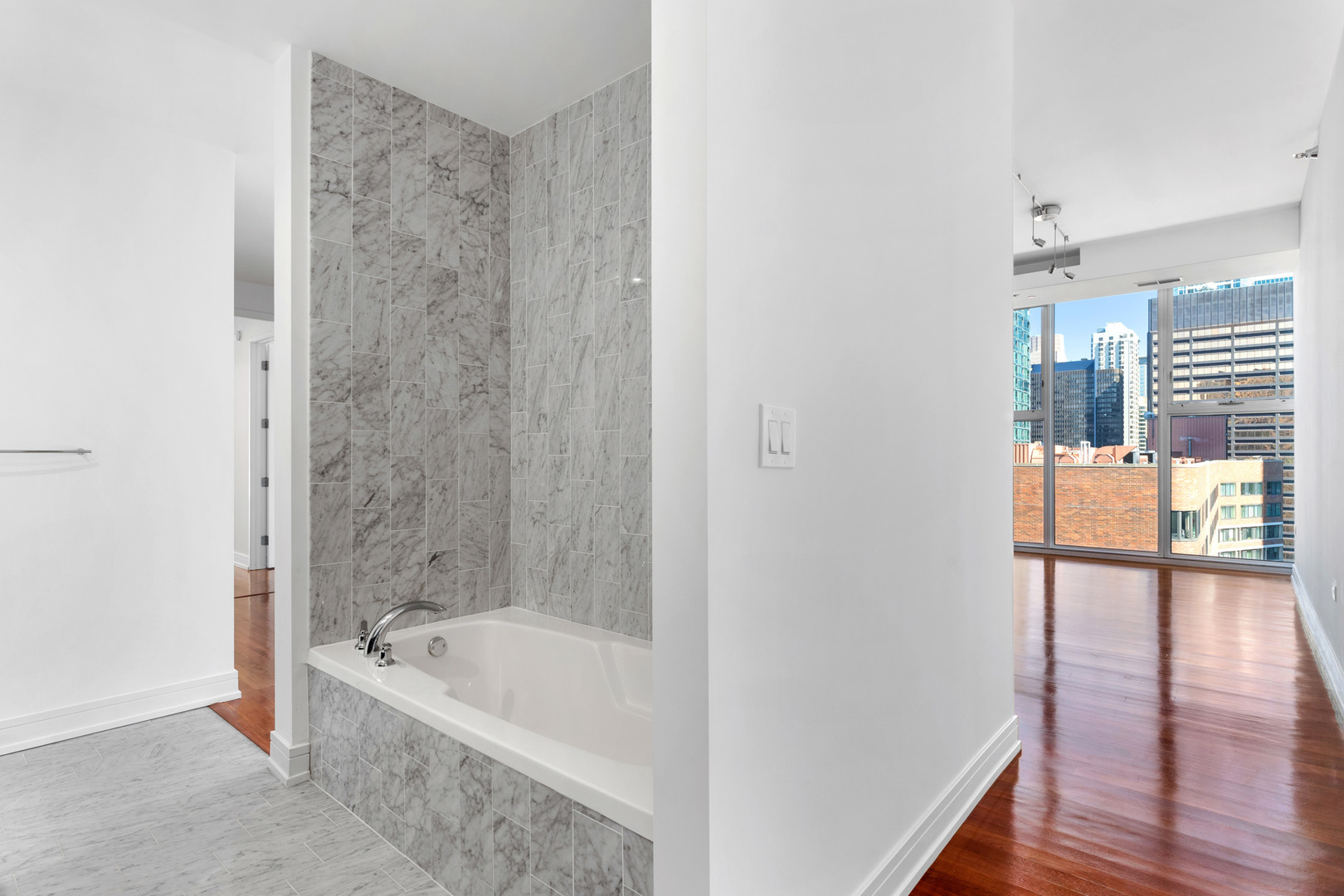 550 N Saint Clair Street Unit: 2301