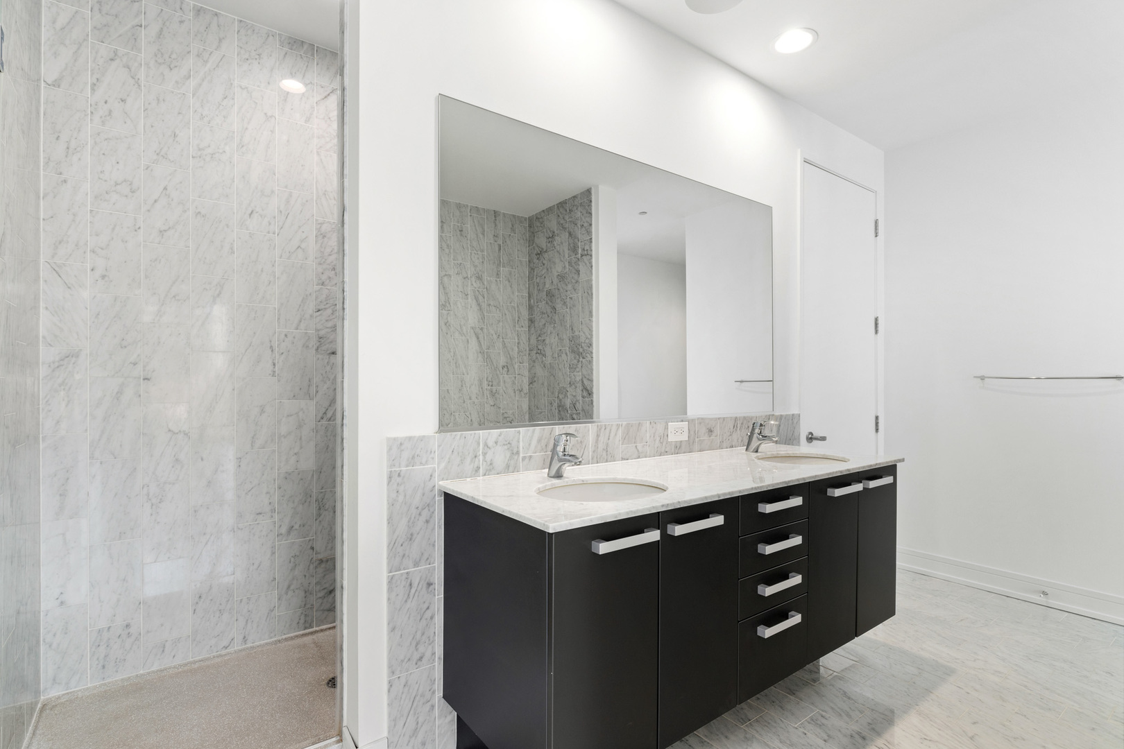 550 N Saint Clair Street Unit: 2301