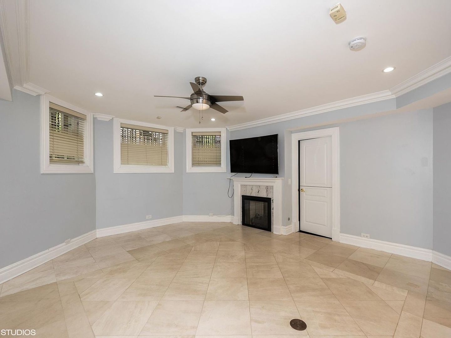 1201 N Astor Street Unit: G