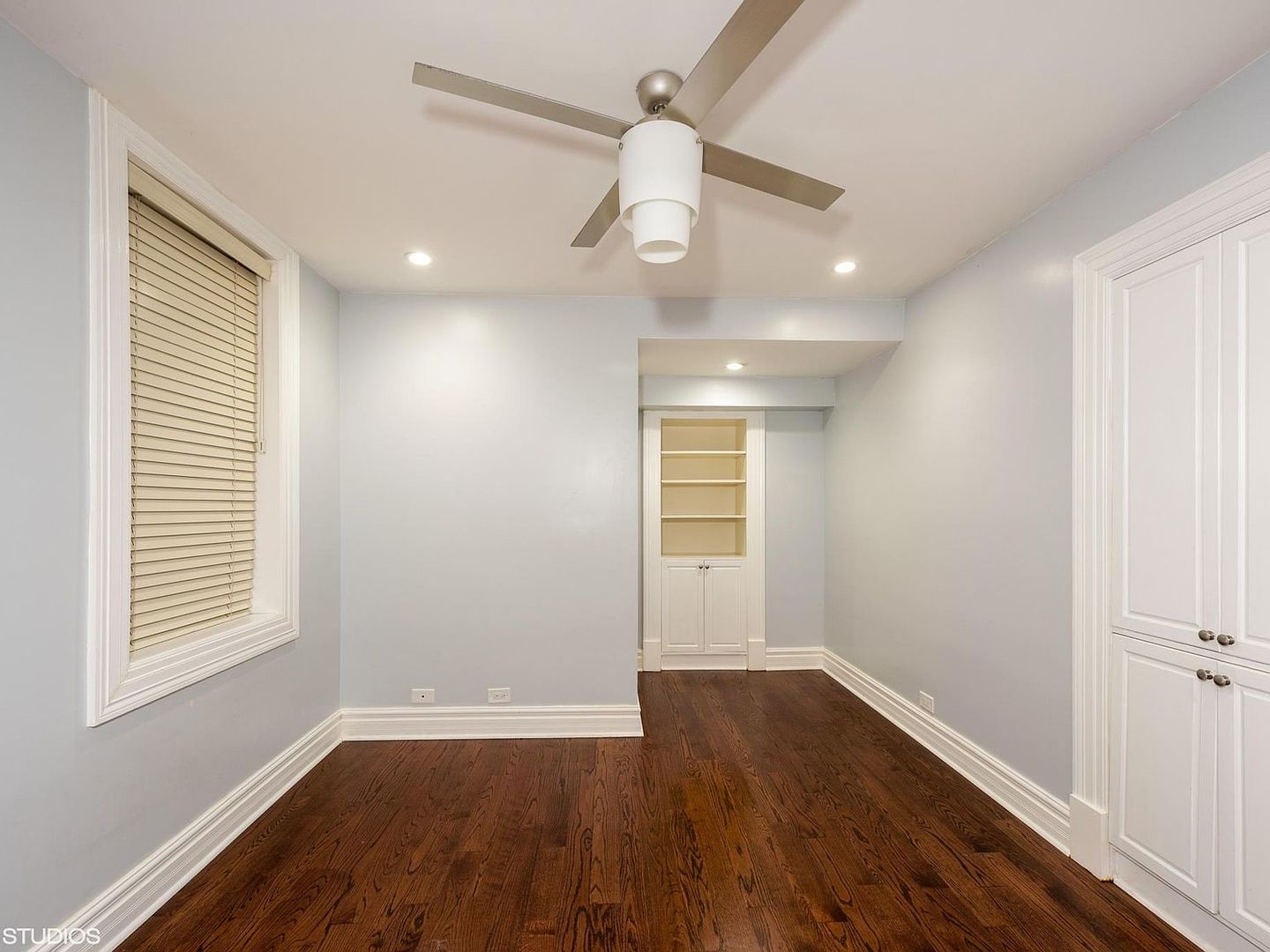 1201 N Astor Street Unit: G