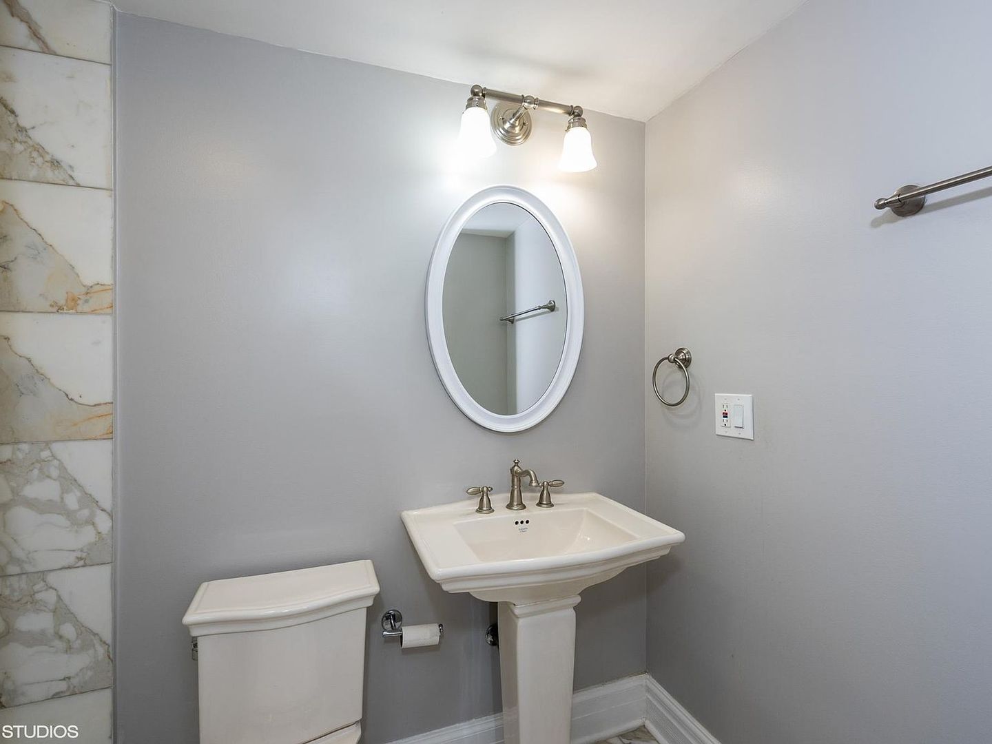 1201 N Astor Street Unit: G