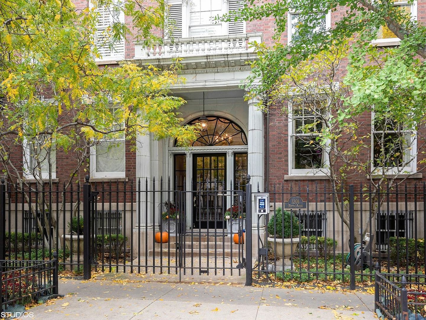 1201 N Astor Street Unit: G