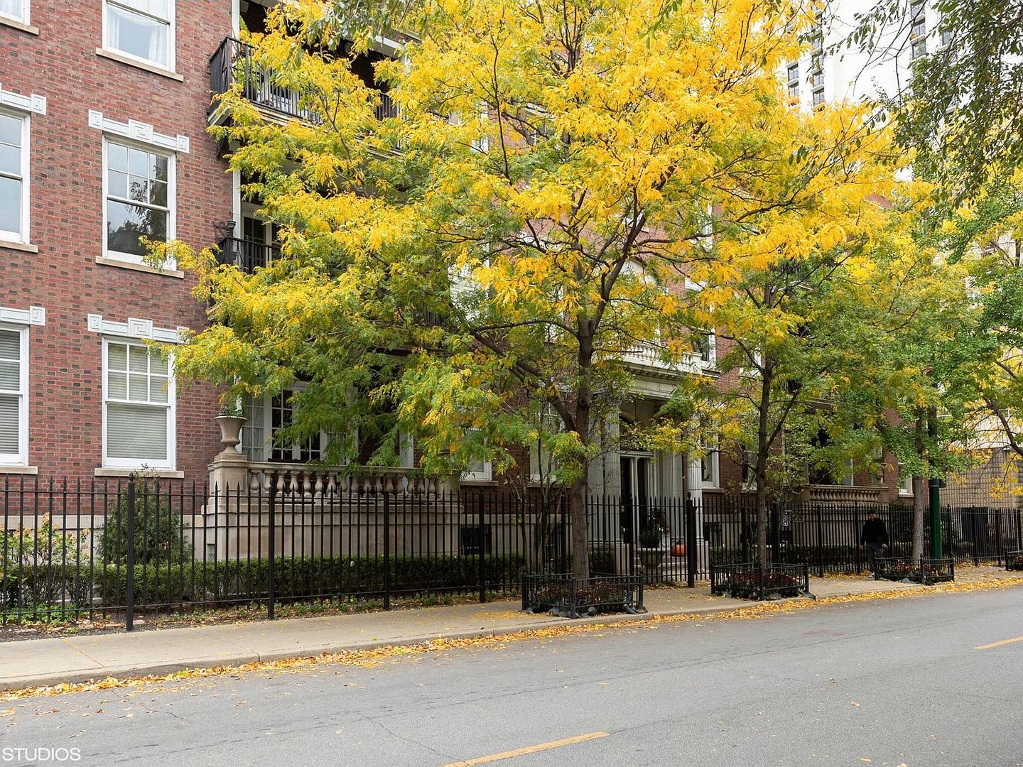 1201 N Astor Street Unit: G