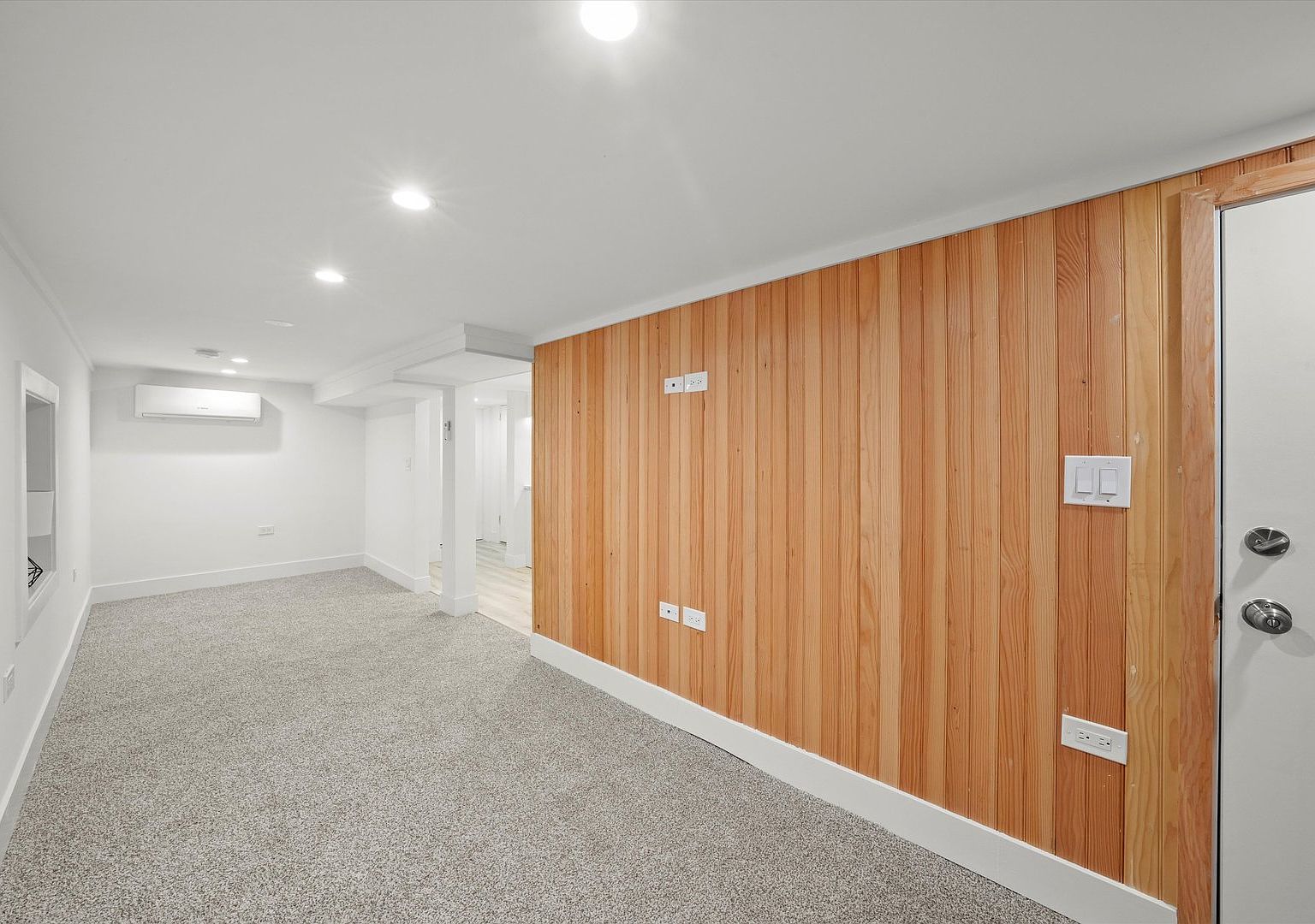 1025 W 31st Place Unit: G