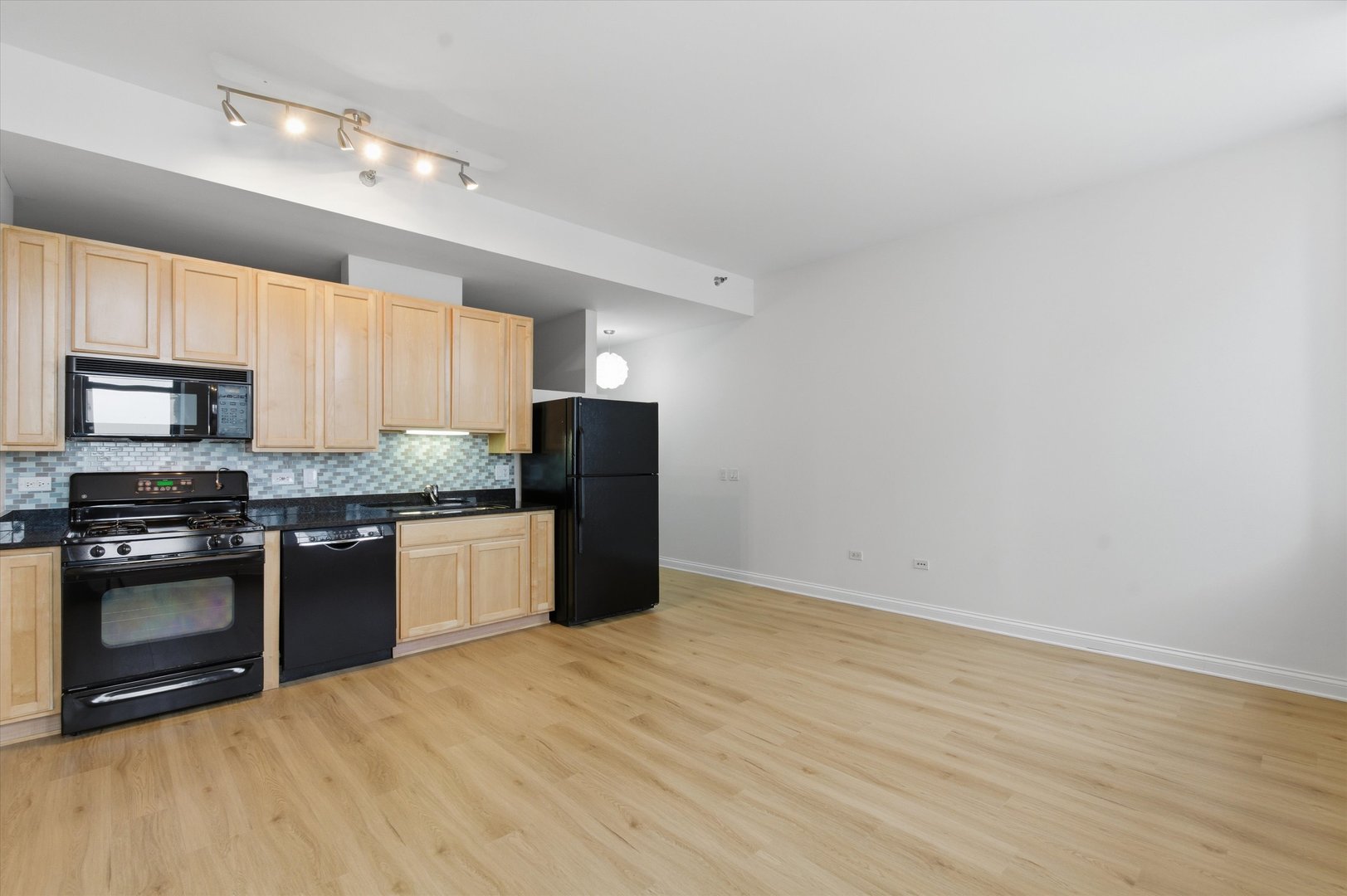 8 W Monroe Street Unit: 2005