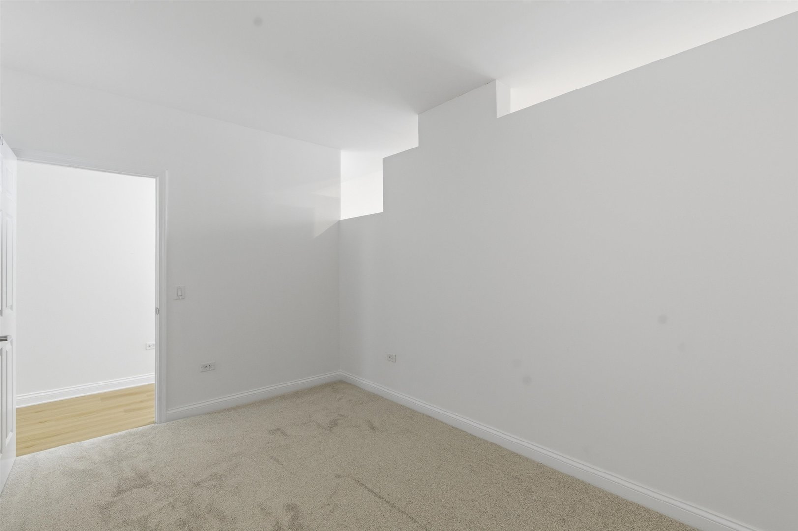 8 W Monroe Street Unit: 2005