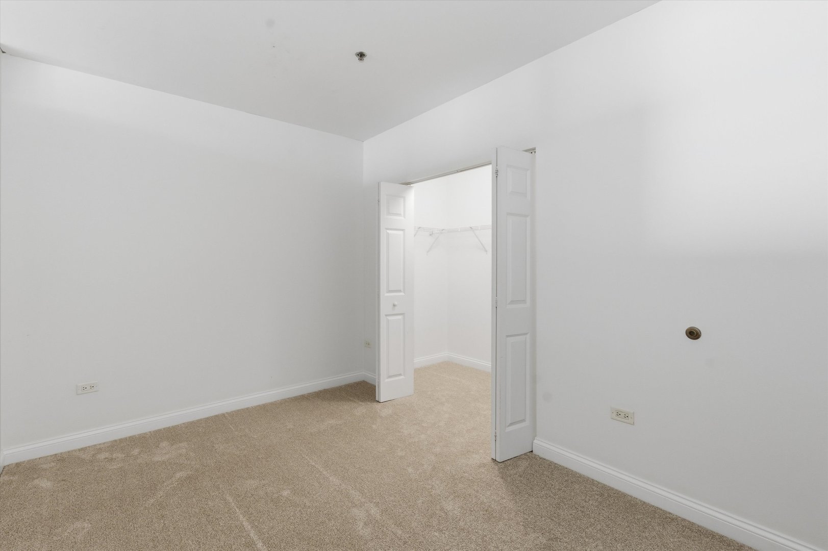 8 W Monroe Street Unit: 2005