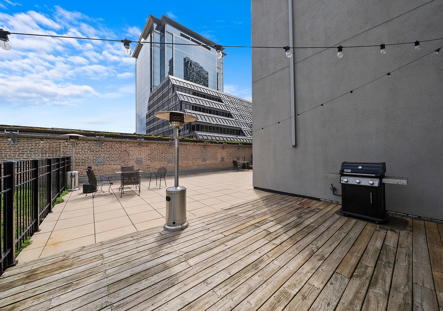 8 W Monroe Street Unit: 2005