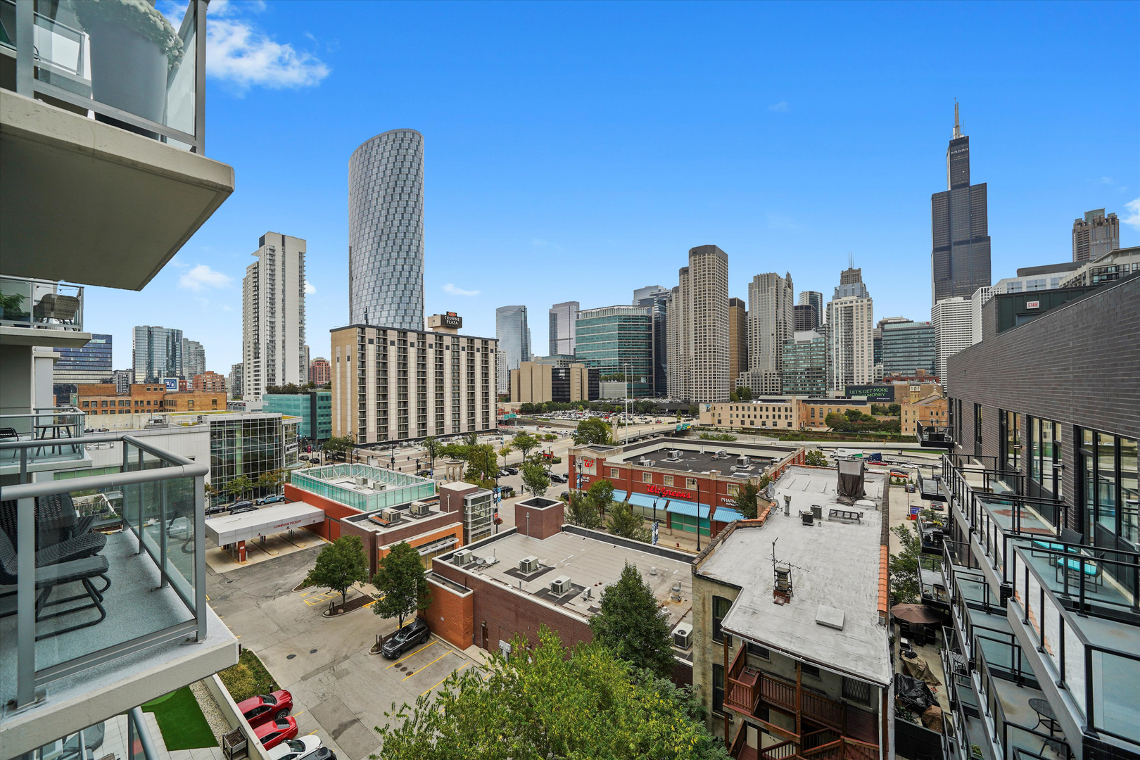 125 S Green Street Unit: 806A