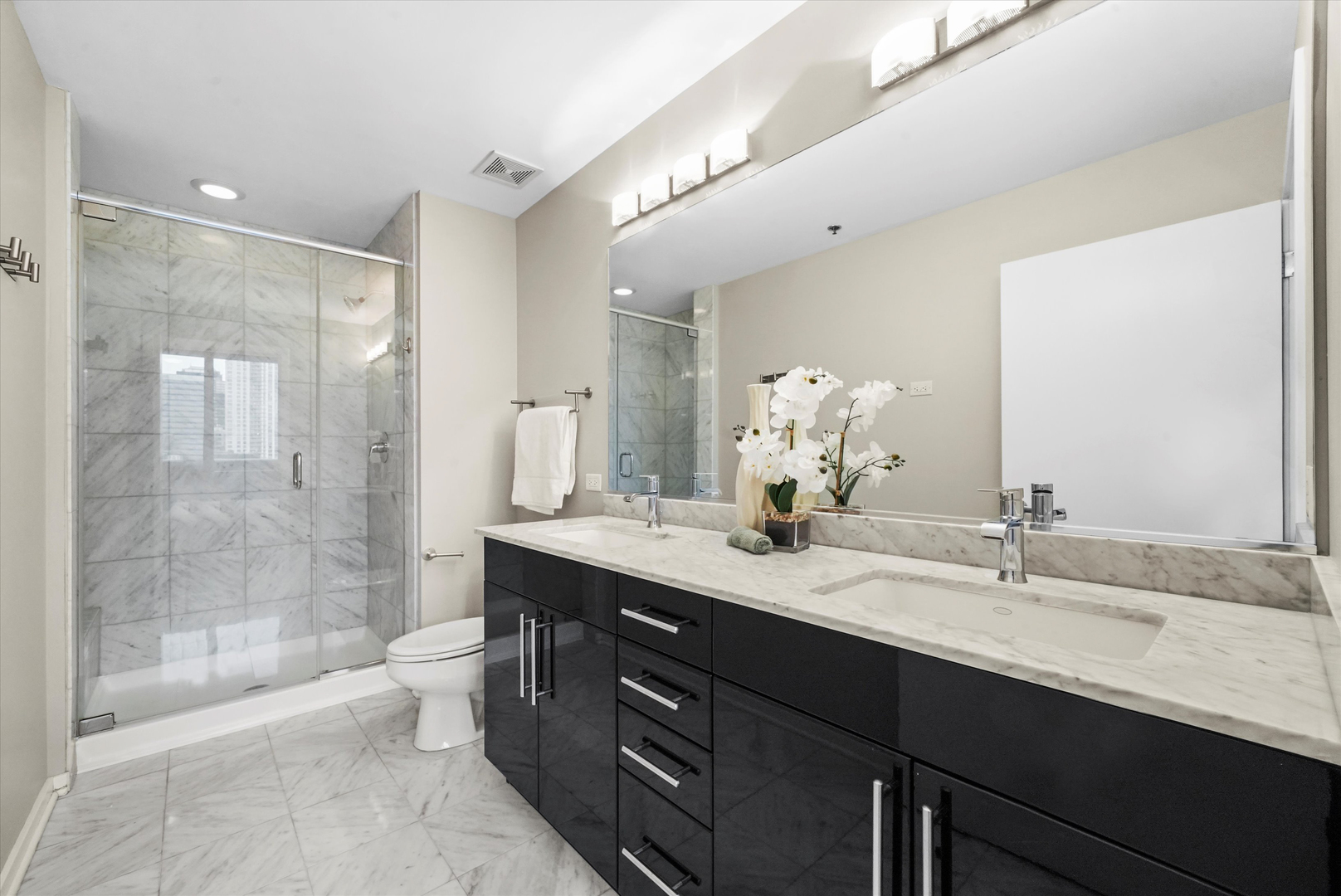 125 S Green Street Unit: 806A