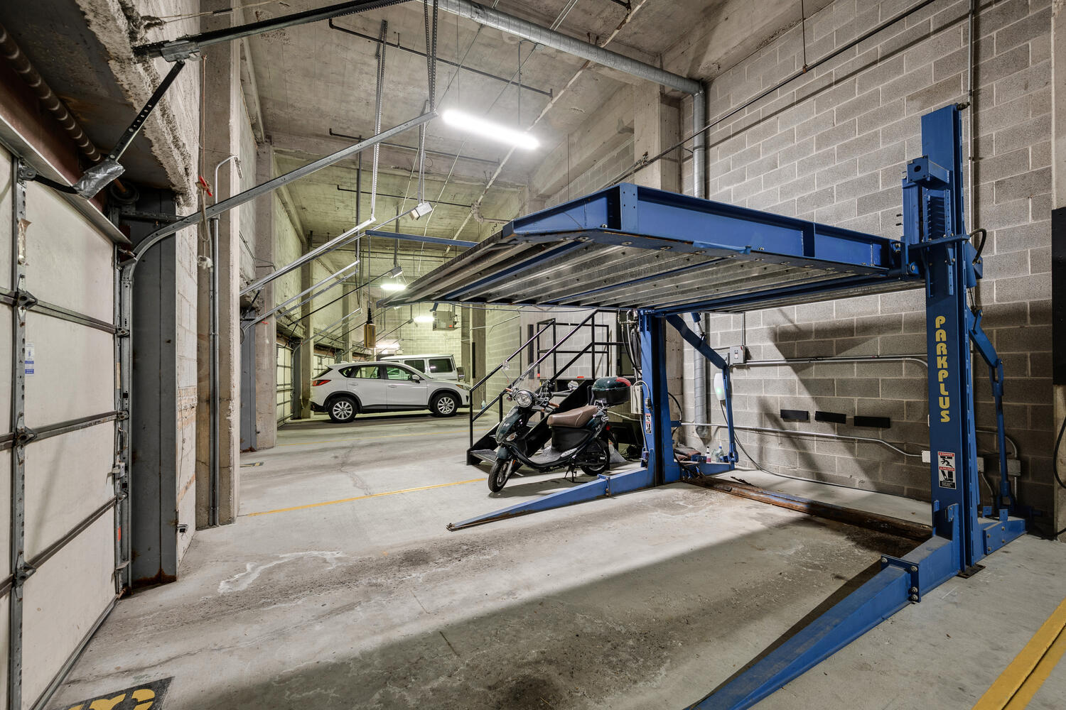 411 W ONTARIO Street Unit: 102