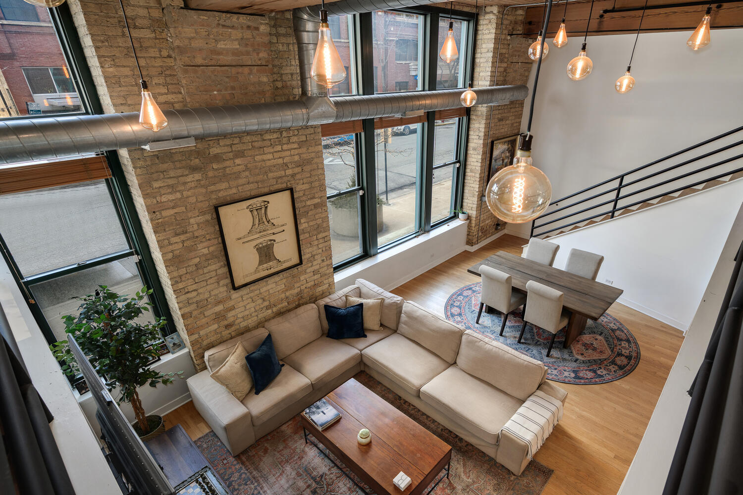 411 W ONTARIO Street Unit: 102