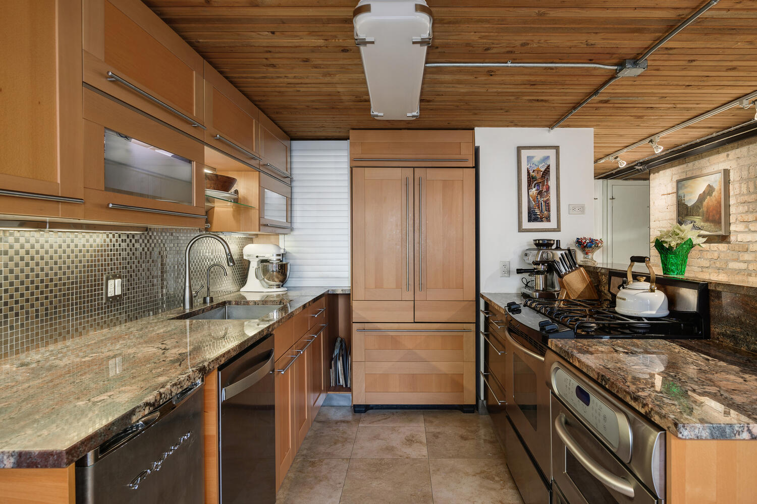 411 W ONTARIO Street Unit: 102