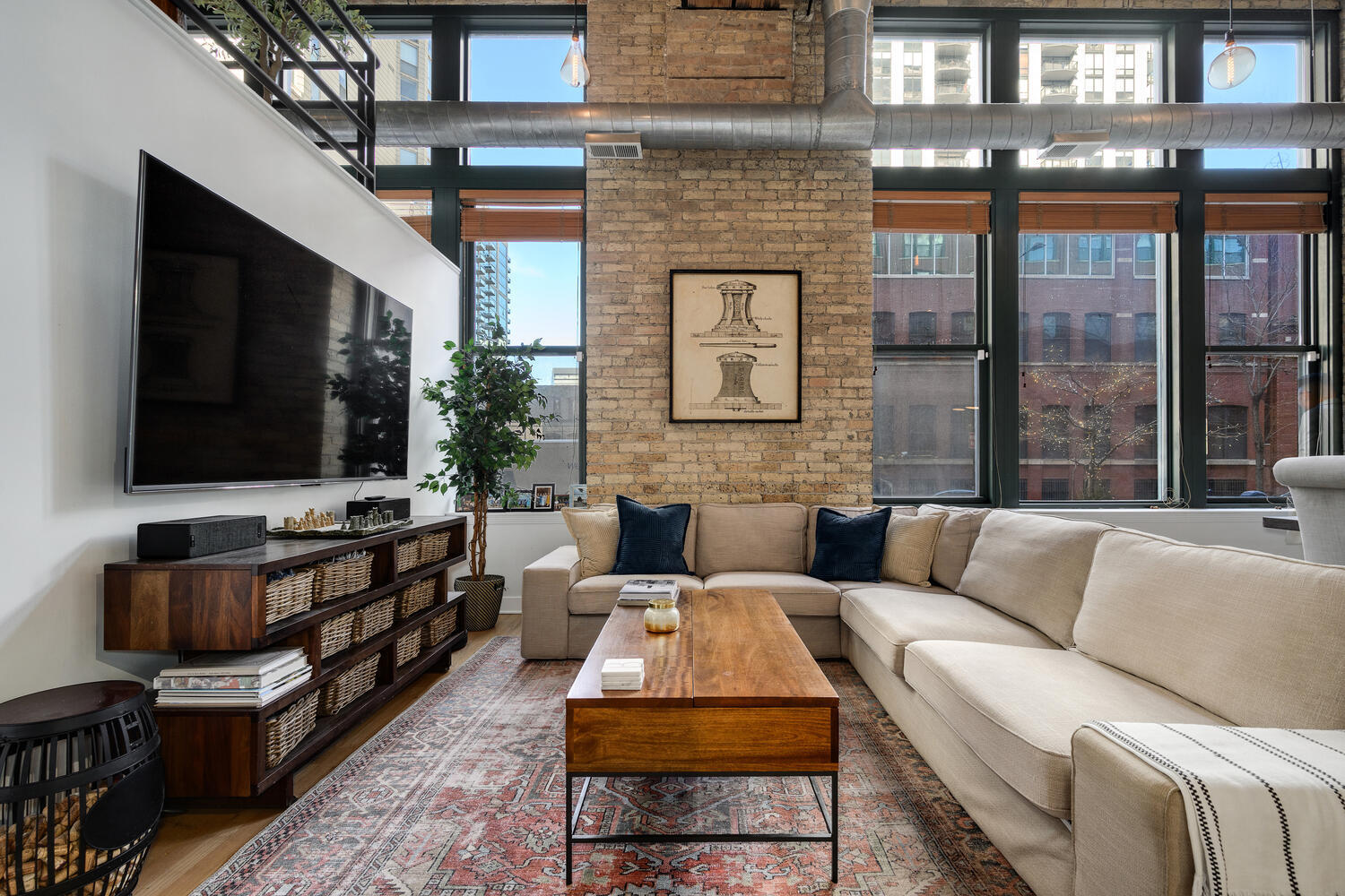 411 W ONTARIO Street Unit: 102