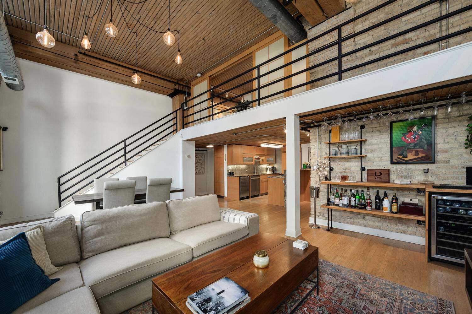 411 W ONTARIO Street Unit: 102