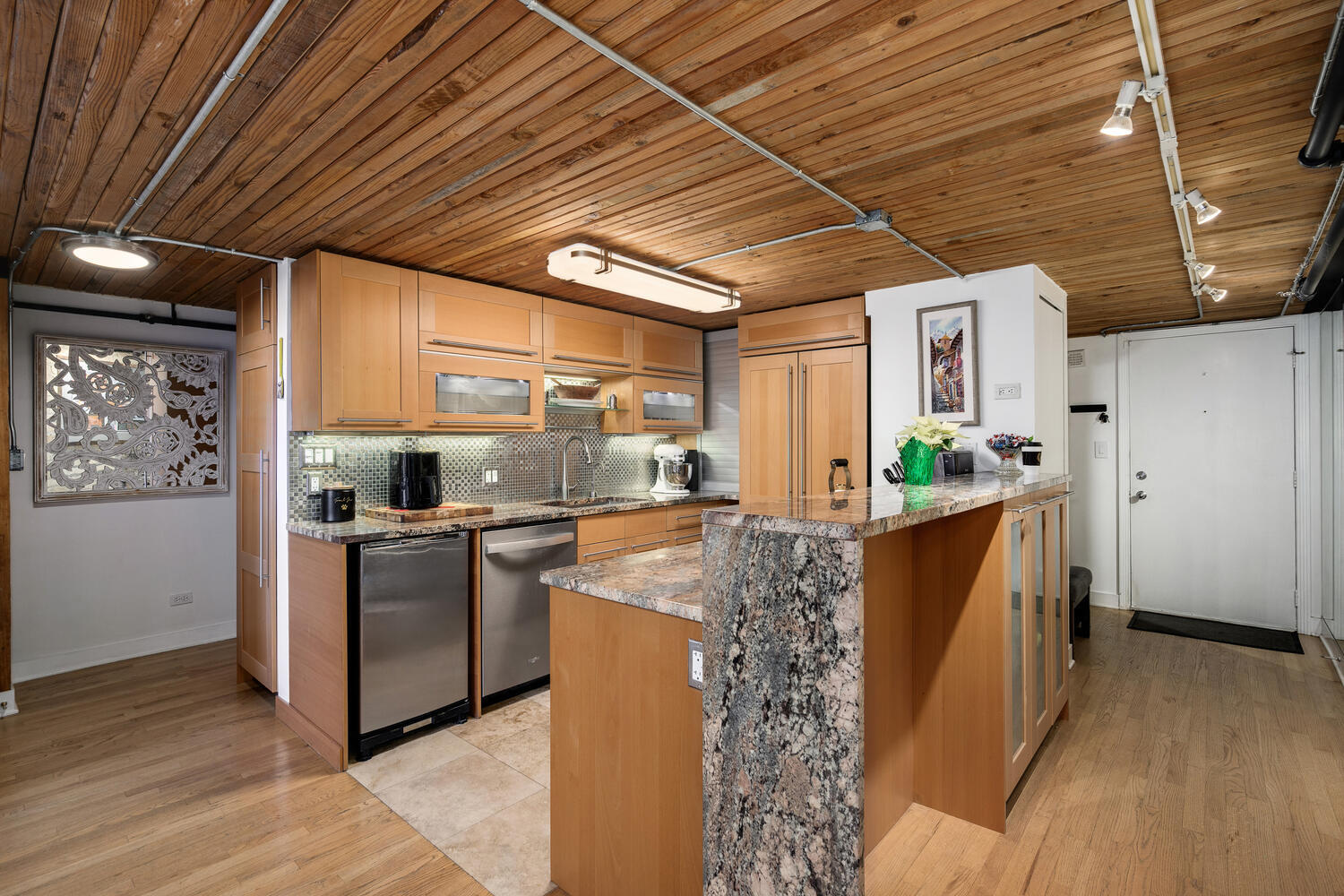 411 W ONTARIO Street Unit: 102