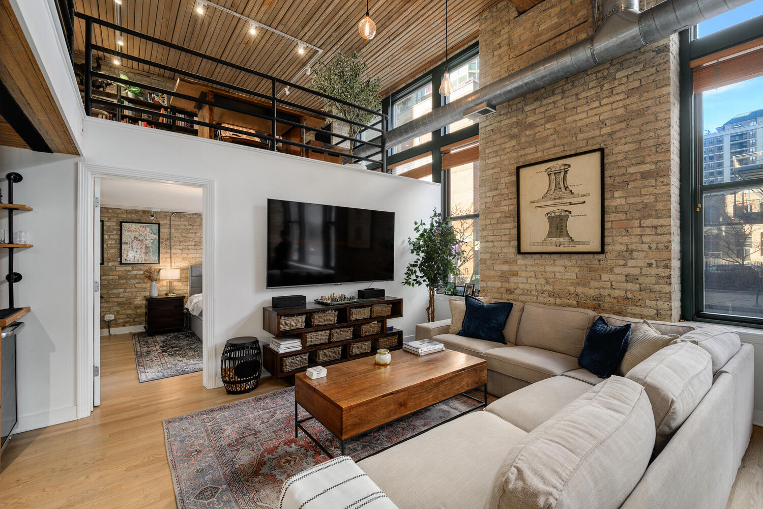 411 W ONTARIO Street Unit: 102