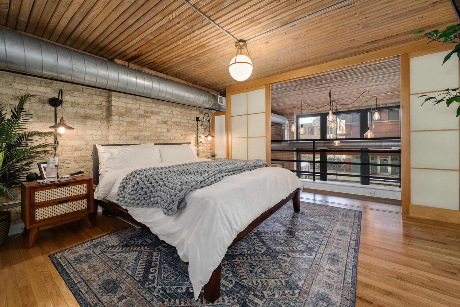 411 W ONTARIO Street Unit: 102