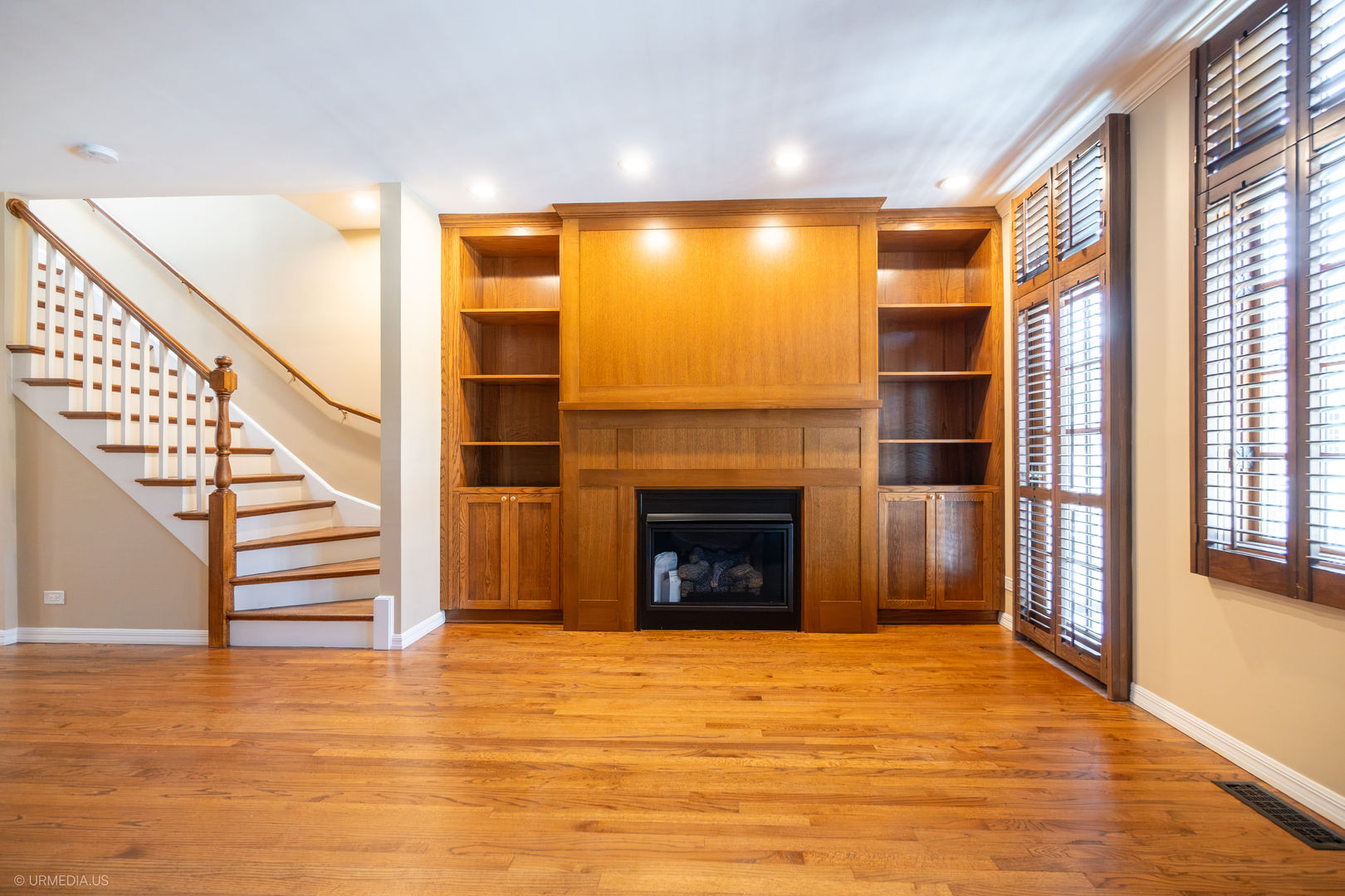 1410 W WRIGHTWOOD Avenue