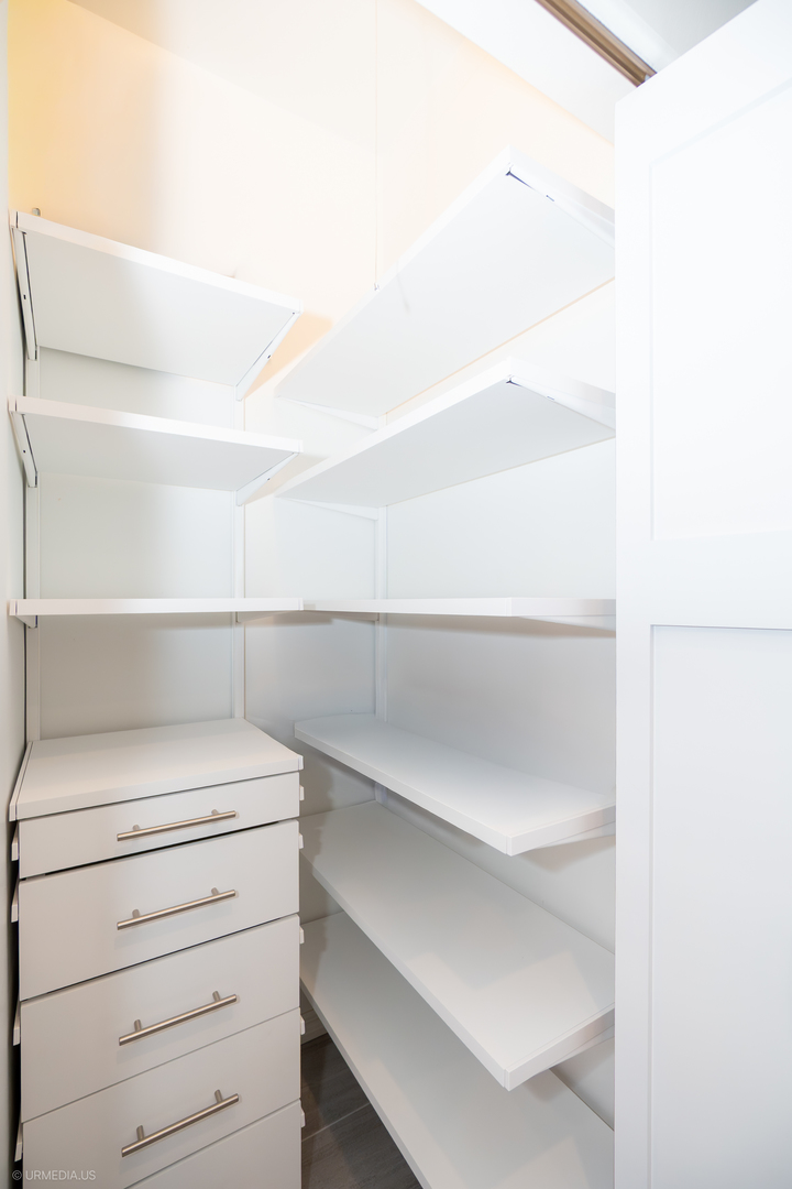 1410 W WRIGHTWOOD Avenue