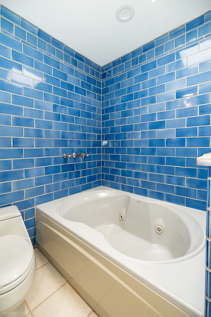 1410 W WRIGHTWOOD Avenue