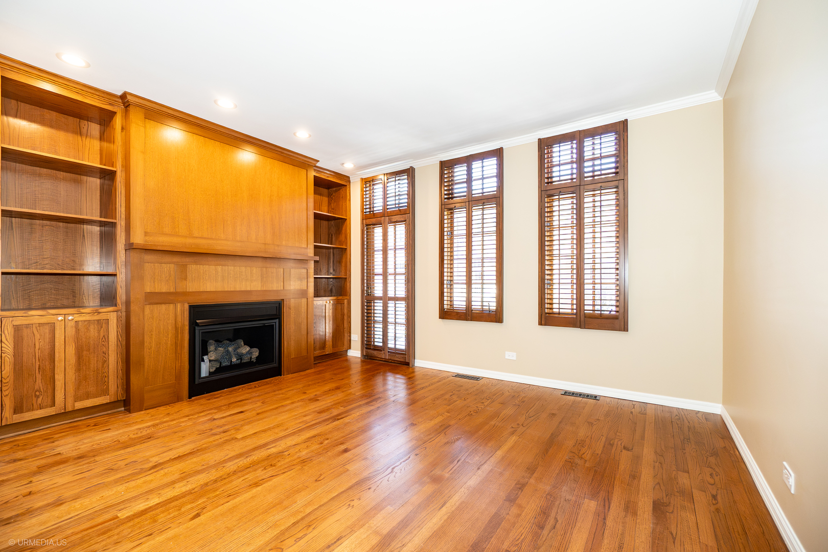 1410 W WRIGHTWOOD Avenue