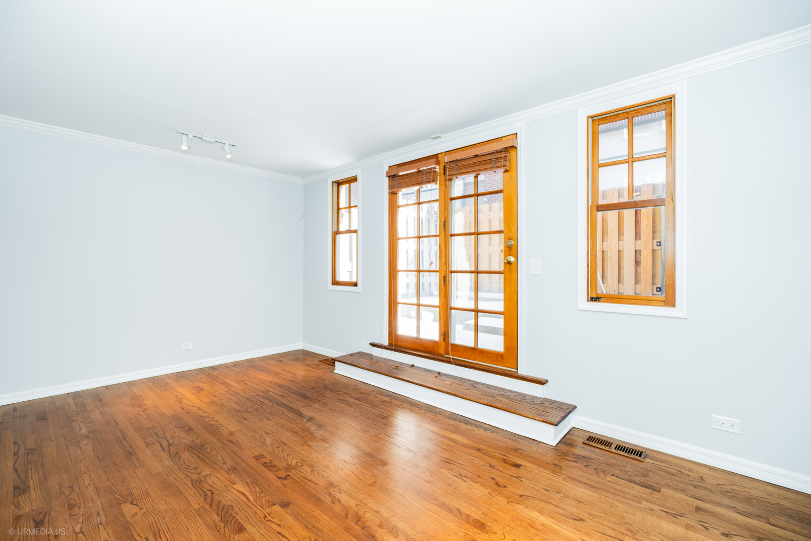 1410 W WRIGHTWOOD Avenue