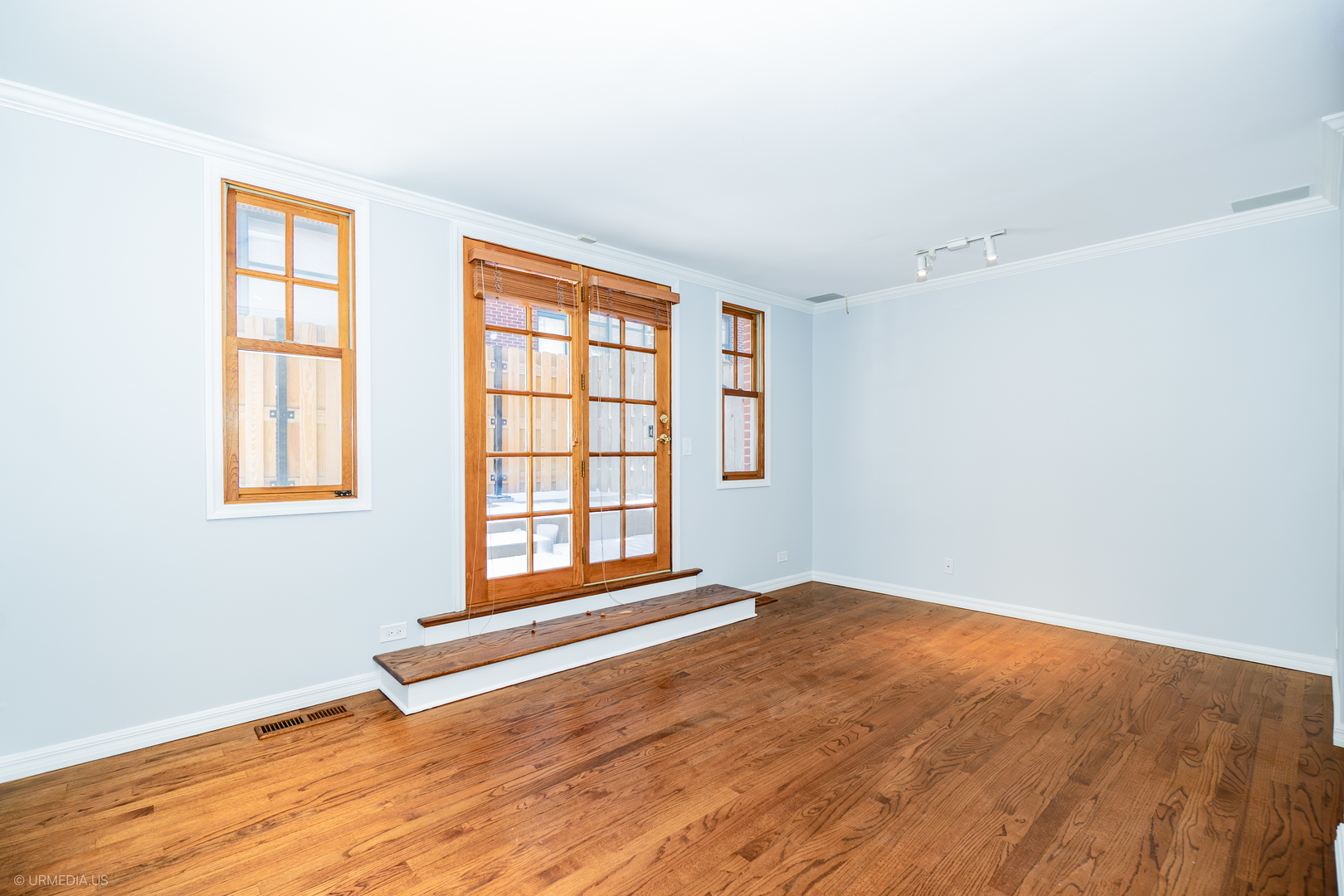 1410 W WRIGHTWOOD Avenue