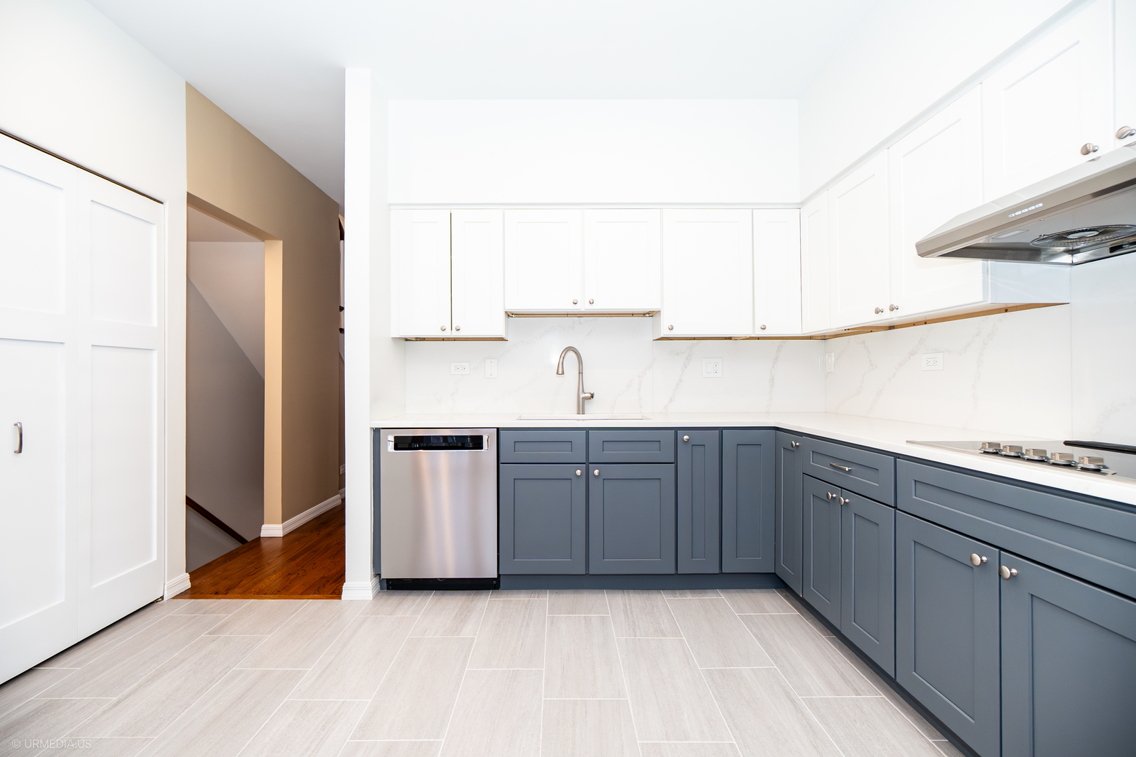 1410 W WRIGHTWOOD Avenue