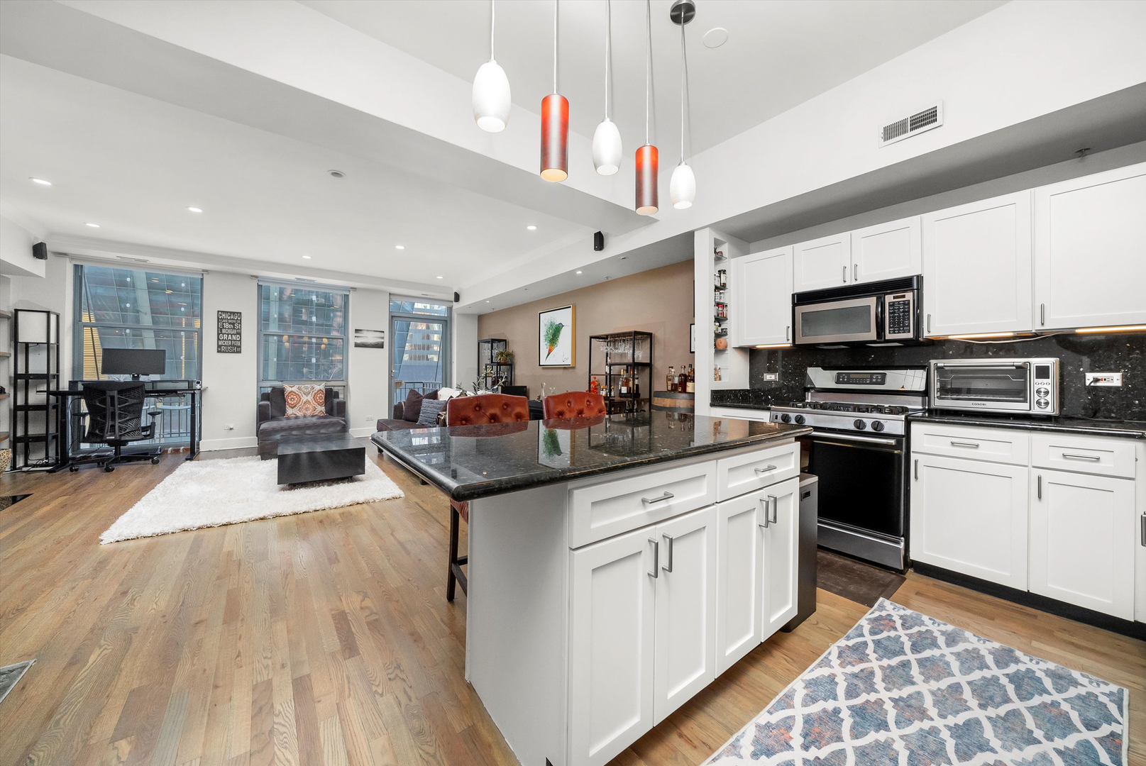 165 N CANAL Street Unit: 518