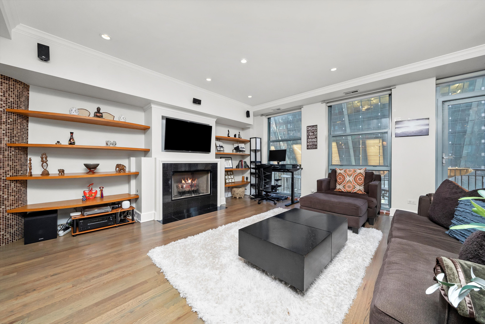 165 N CANAL Street Unit: 518