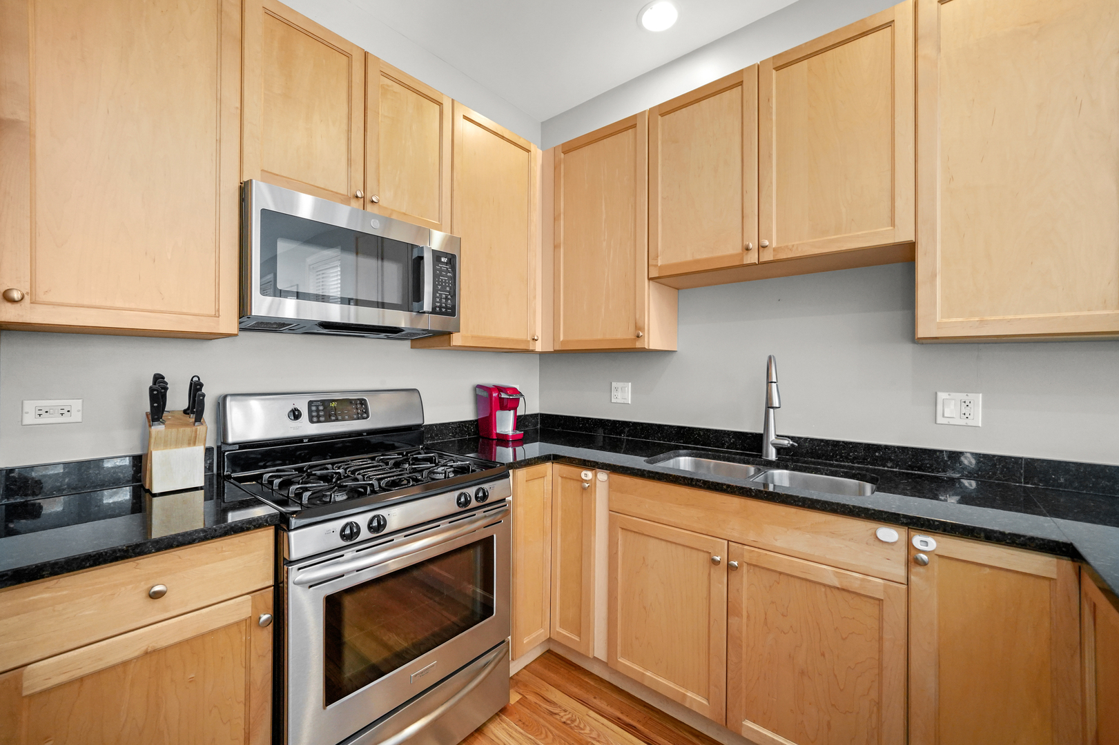 1636 W Warren Boulevard Unit: 2