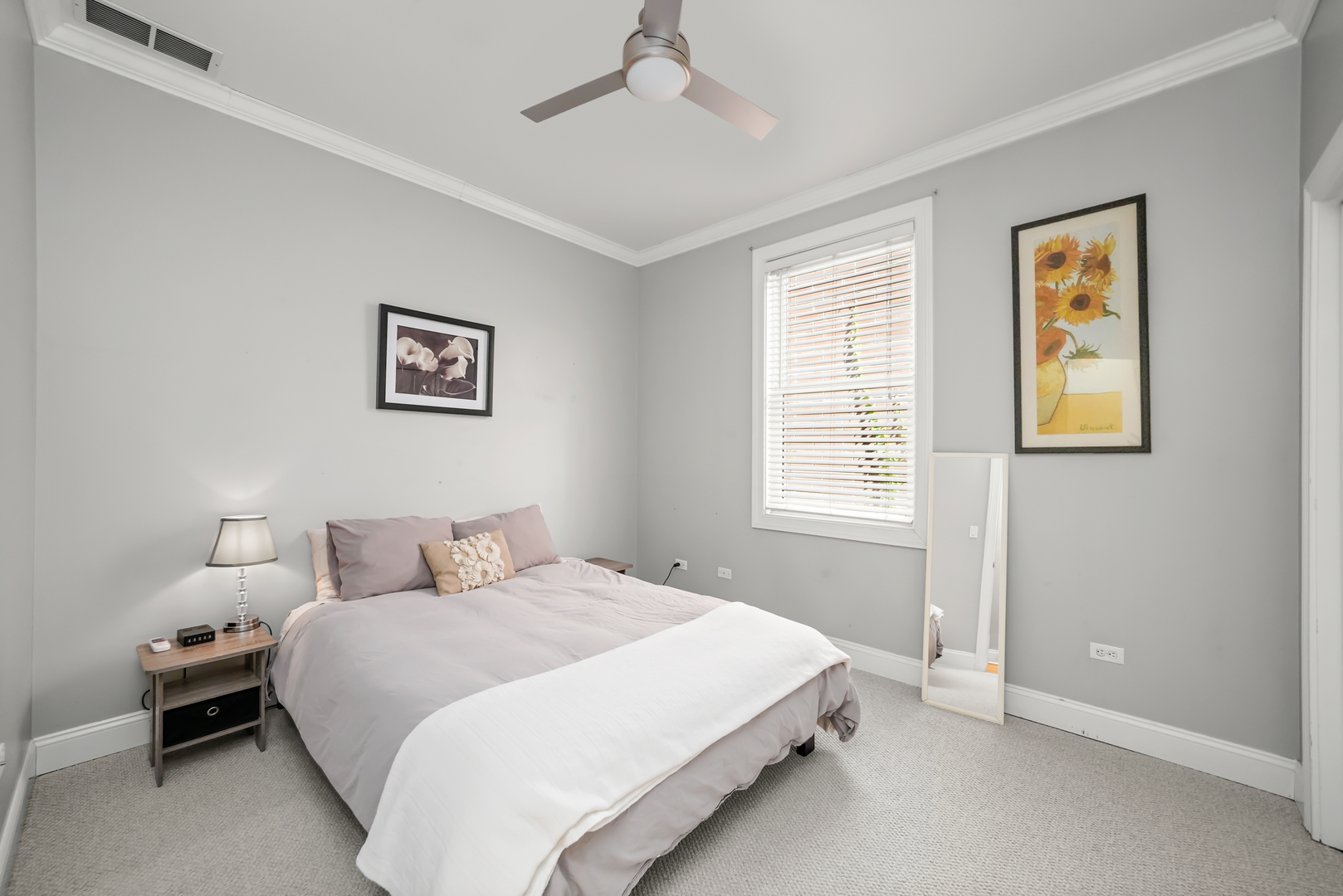 1636 W Warren Boulevard Unit: 2