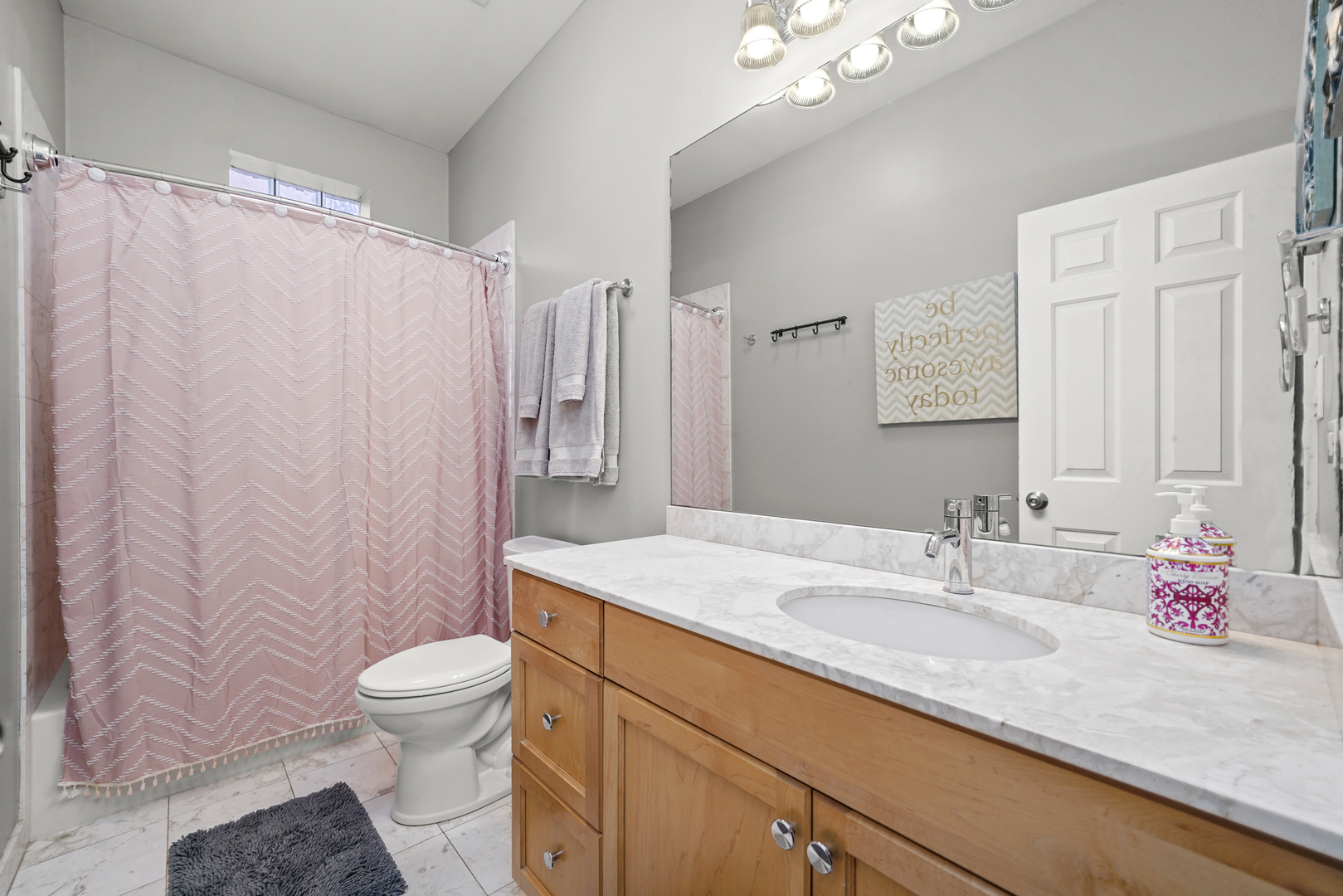 1636 W Warren Boulevard Unit: 2