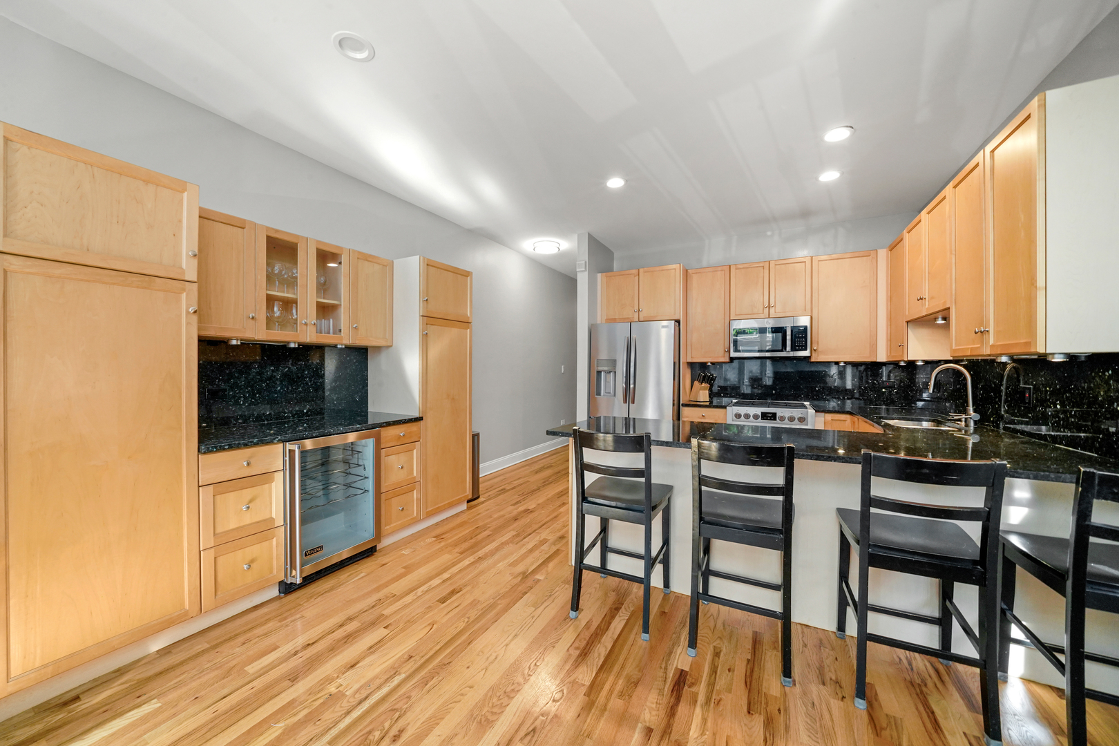 1636 W Warren Boulevard Unit: 1