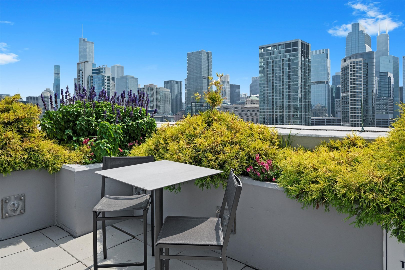 375 W Erie Street Unit: 323