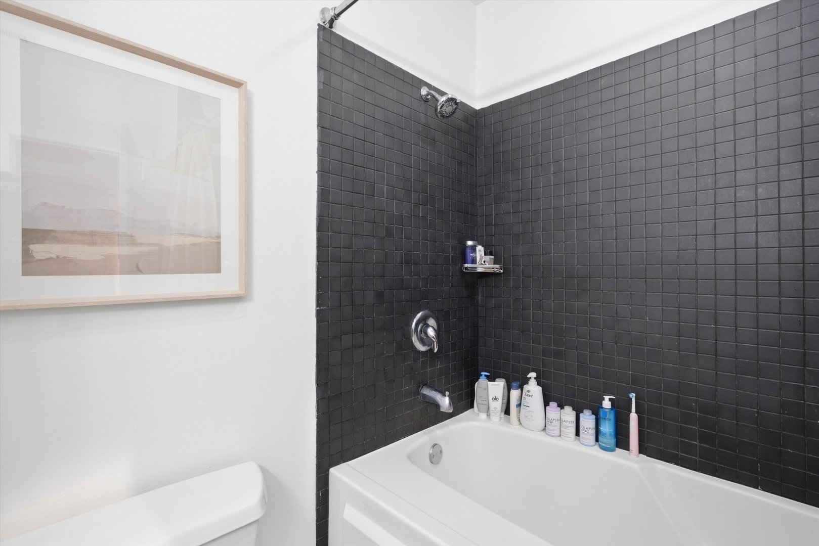 375 W Erie Street Unit: 323