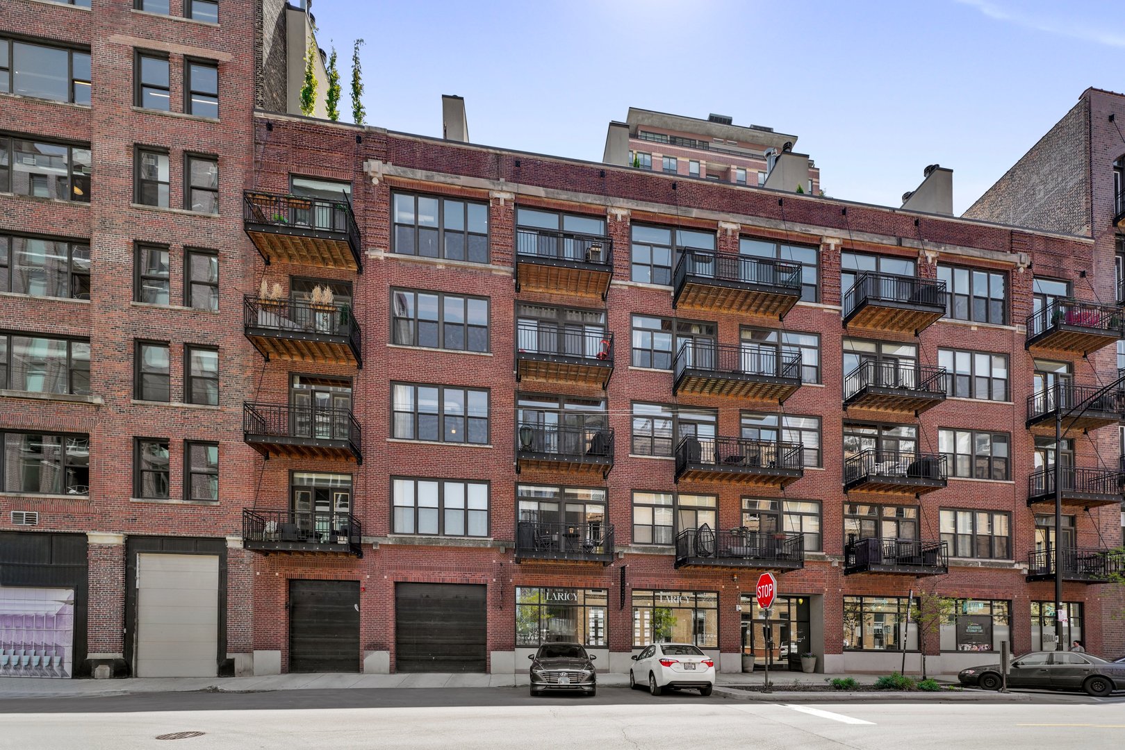 375 W Erie Street Unit: 323