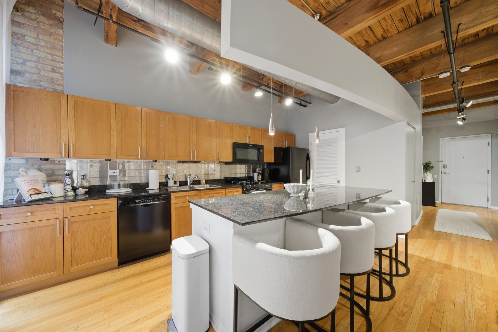 375 W Erie Street Unit: 323