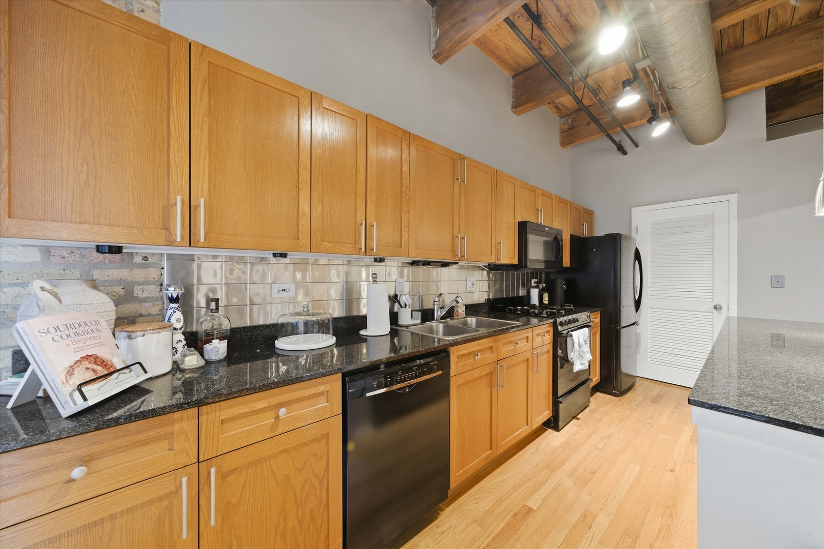 375 W Erie Street Unit: 323