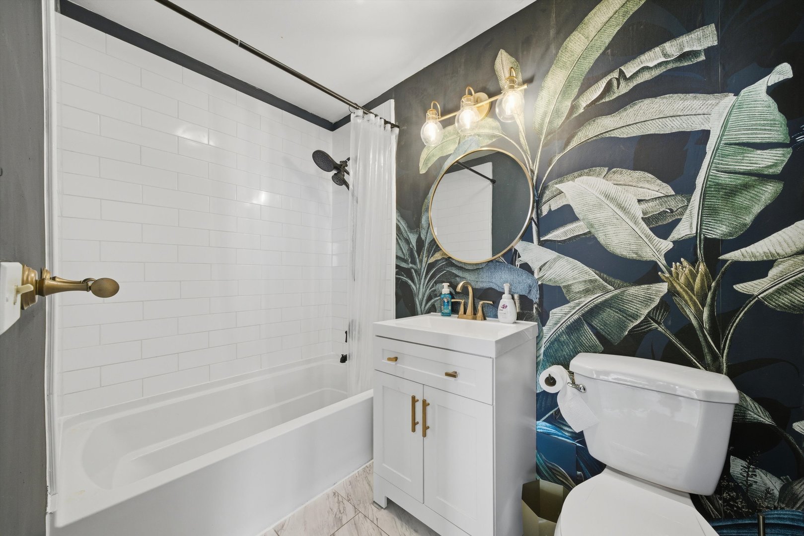 6301 N Sheridan Road Unit: 14G