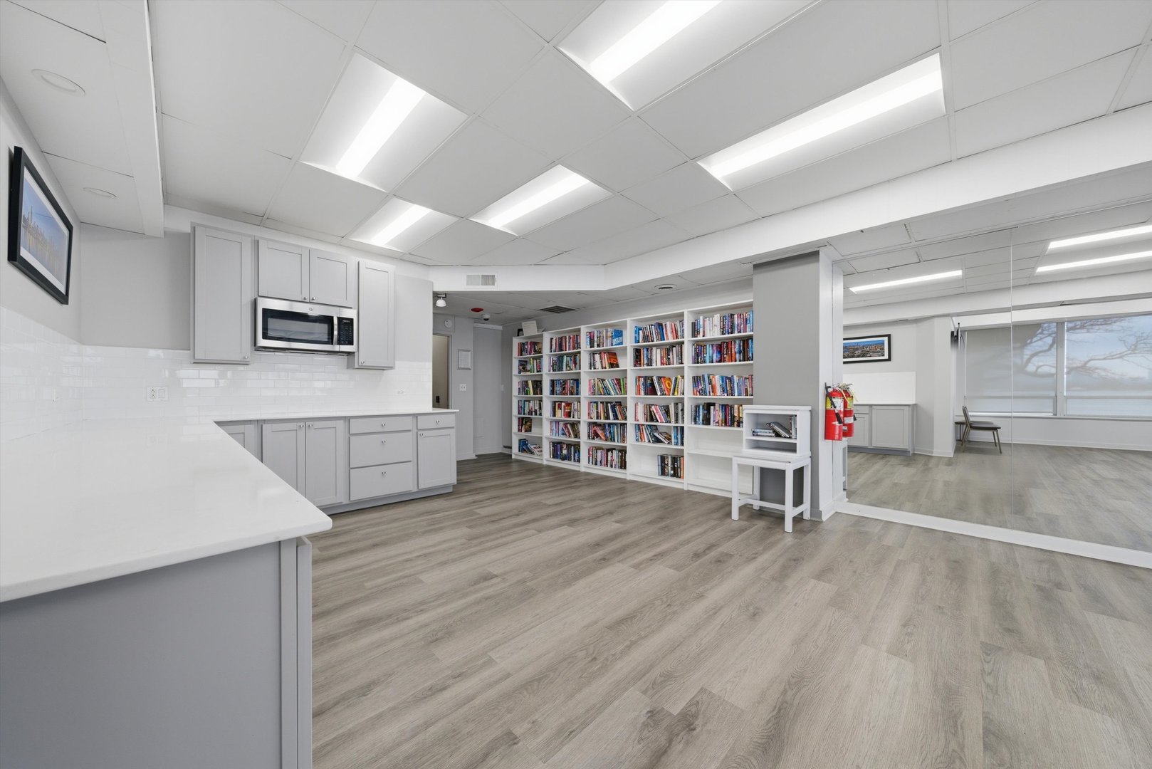 6301 N Sheridan Road Unit: 14G