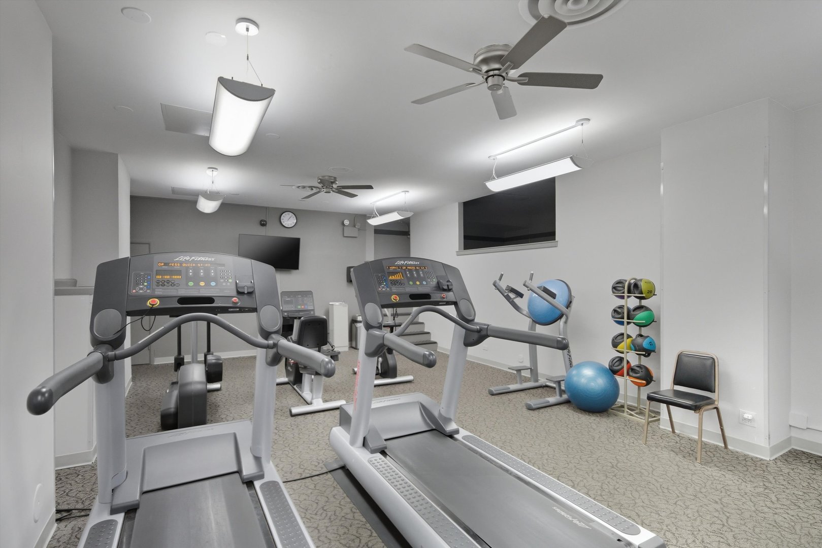 6301 N Sheridan Road Unit: 14G