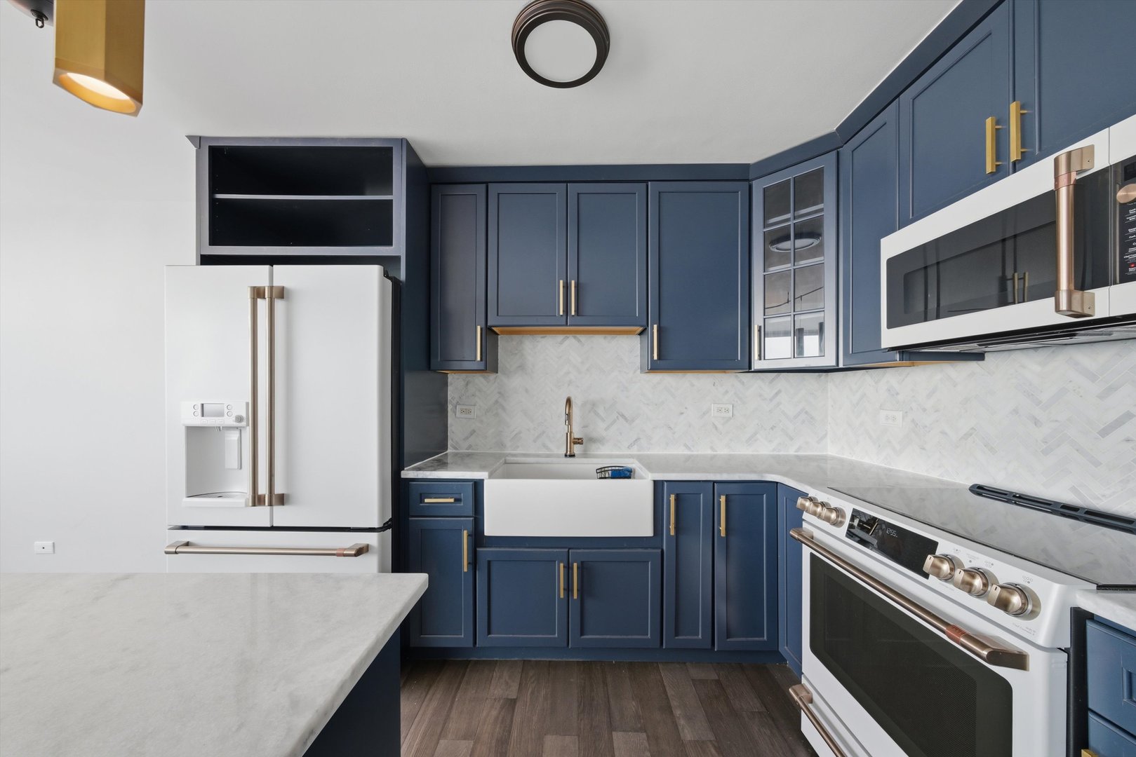 6301 N Sheridan Road Unit: 14G