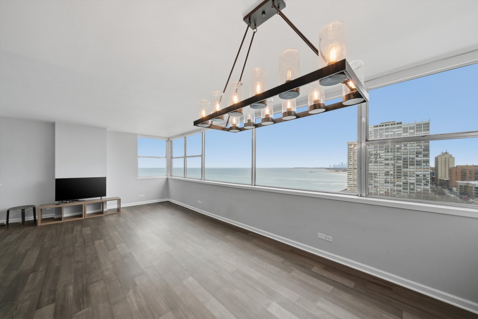 6301 N Sheridan Road Unit: 14G