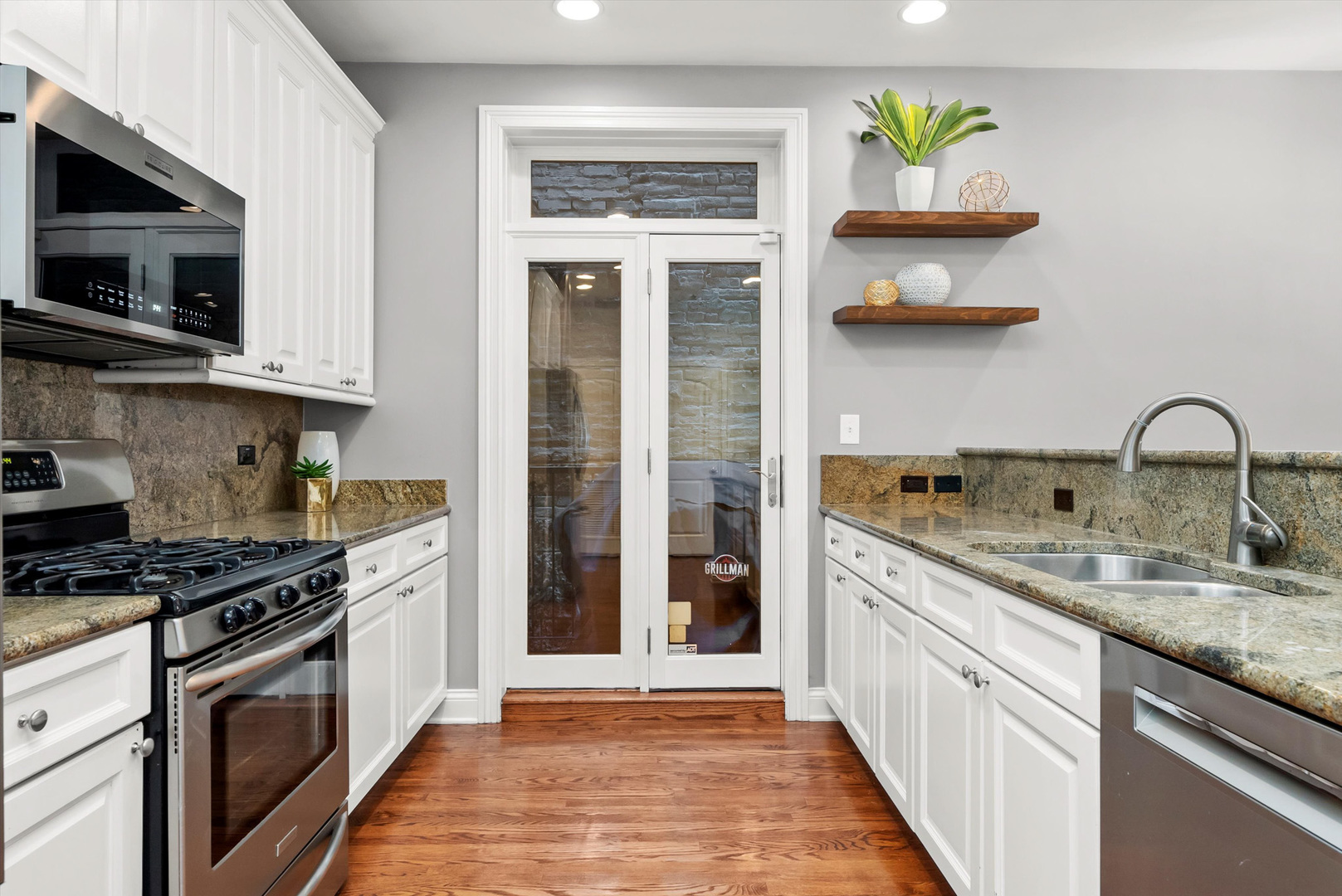 1116 W Hubbard Street Unit: 1E