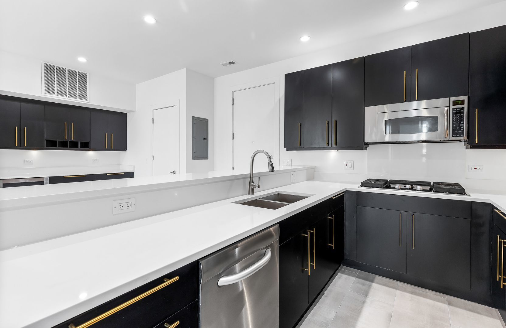 914 W Hubbard Street Unit: 304